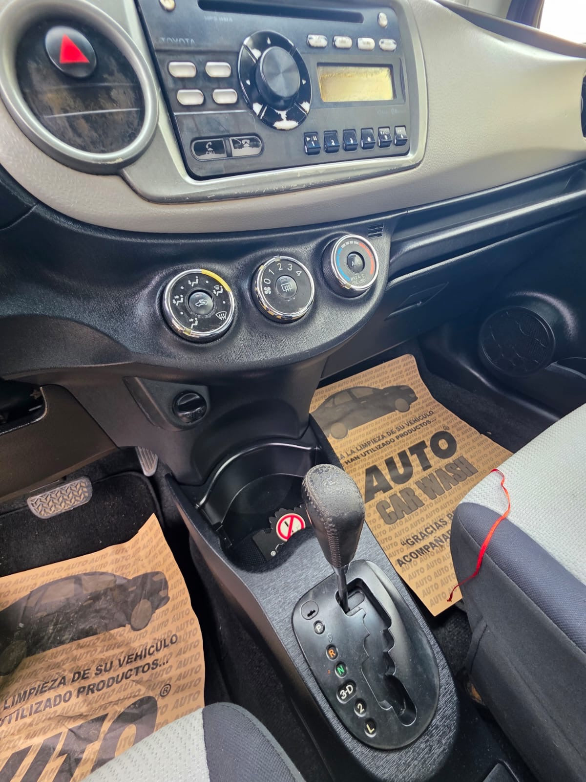 TOYOTA YARIS LE 2013