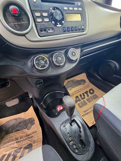 TOYOTA YARIS LE 2013