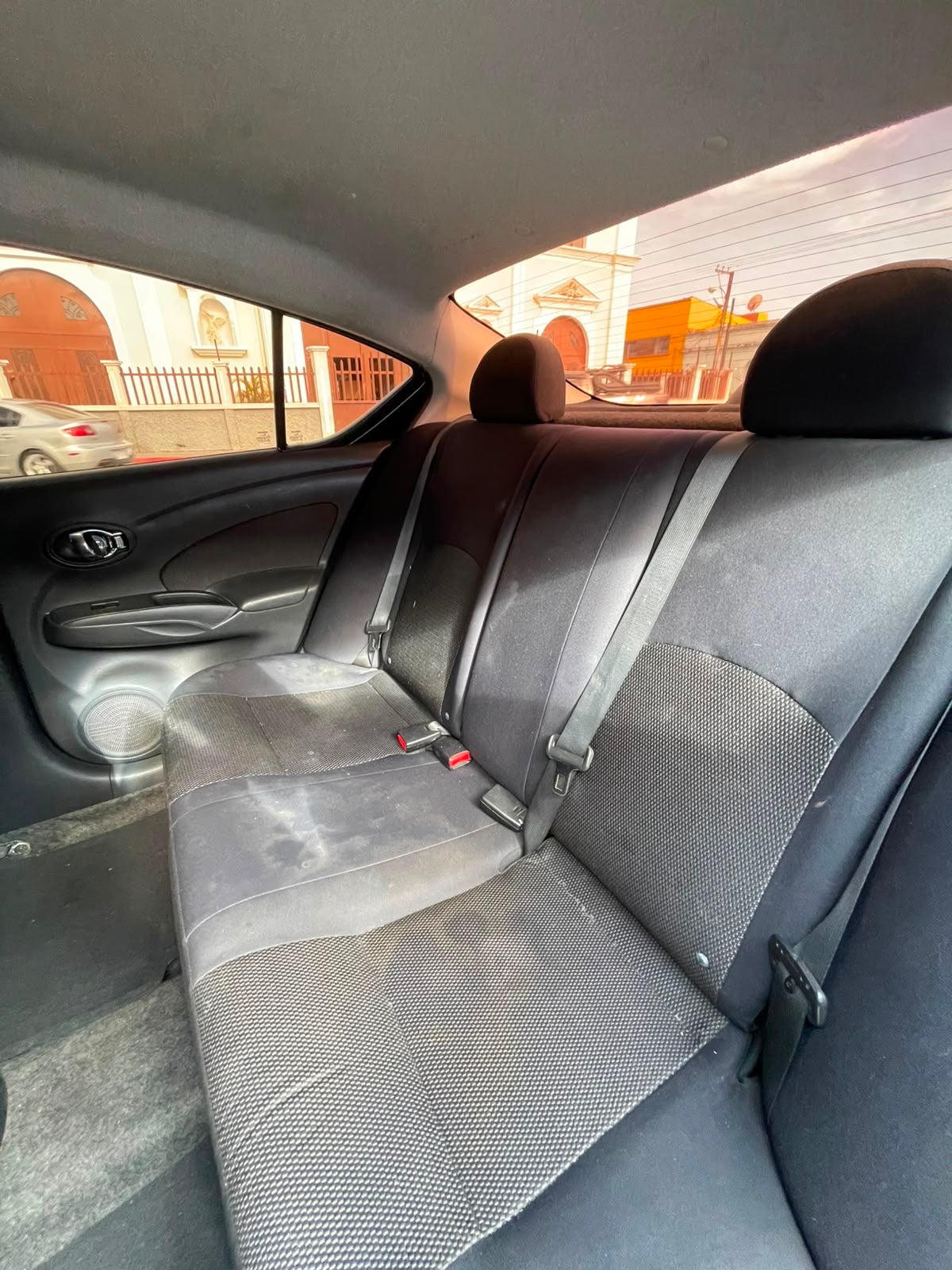 NISSAN VERSA 2012