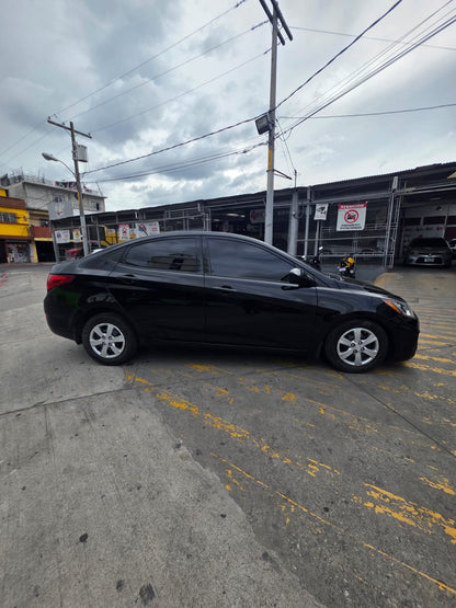 HYUNDAI ACCENT GLS 2015