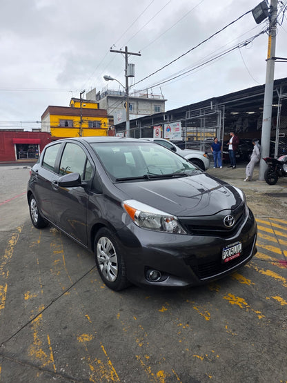 TOYOTA YARIS LE 2013