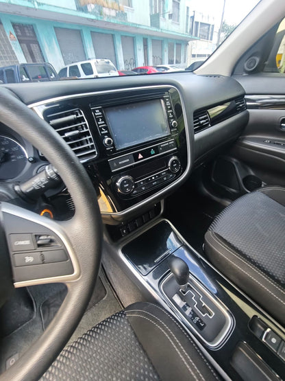 MITSUBISHI OUTLANDER 2019