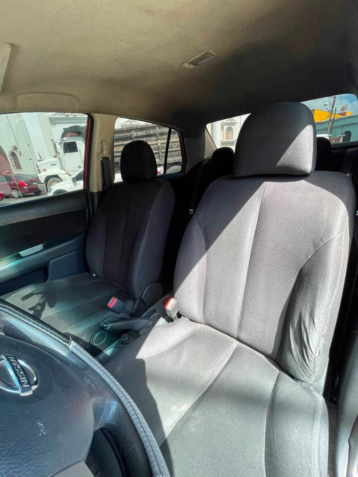 NISSAN TIIDA 2012