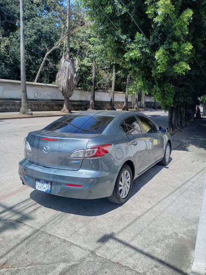 MAZDA 3i TOURING 2013