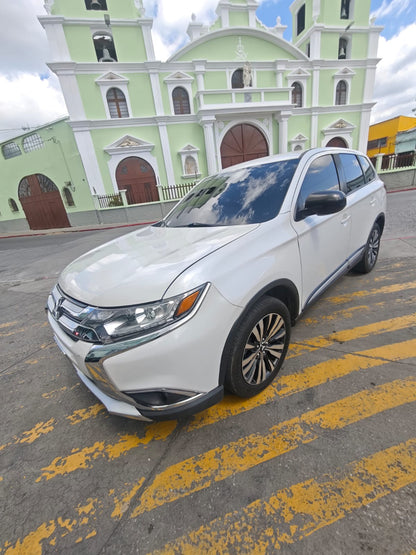 MITSUBISHI OUTLANDER 2019