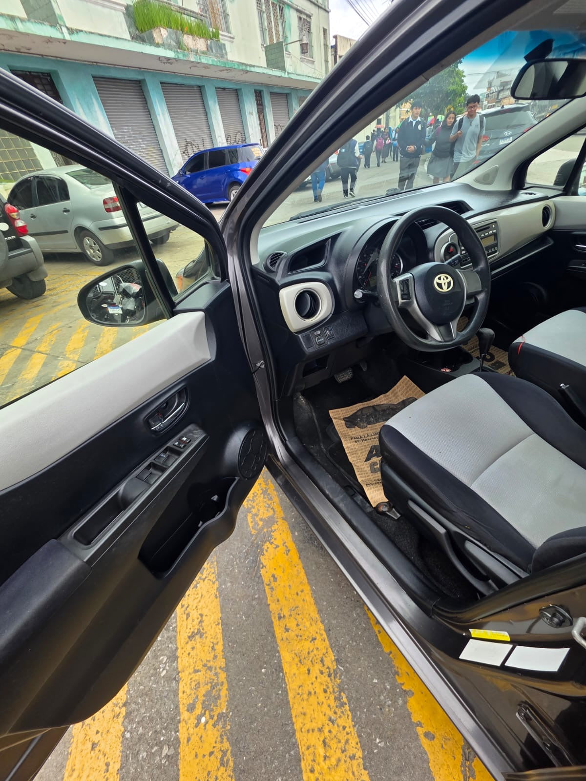 TOYOTA YARIS LE 2013