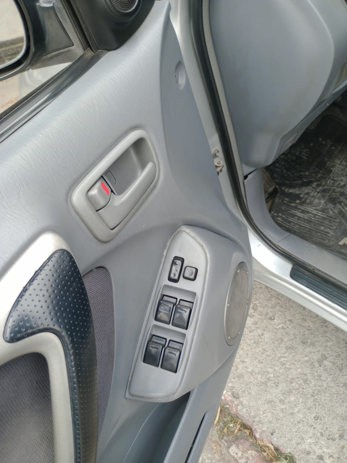 TOYOTA RAV4 4x2 2001