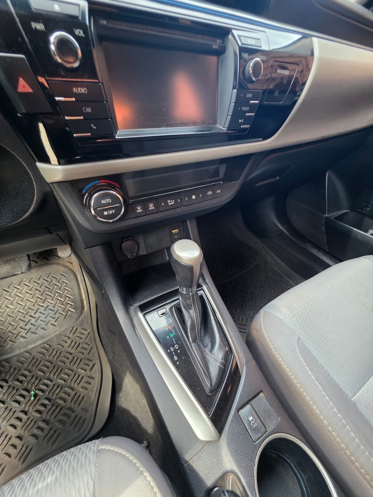 TOYOTA COROLLA LE 2016