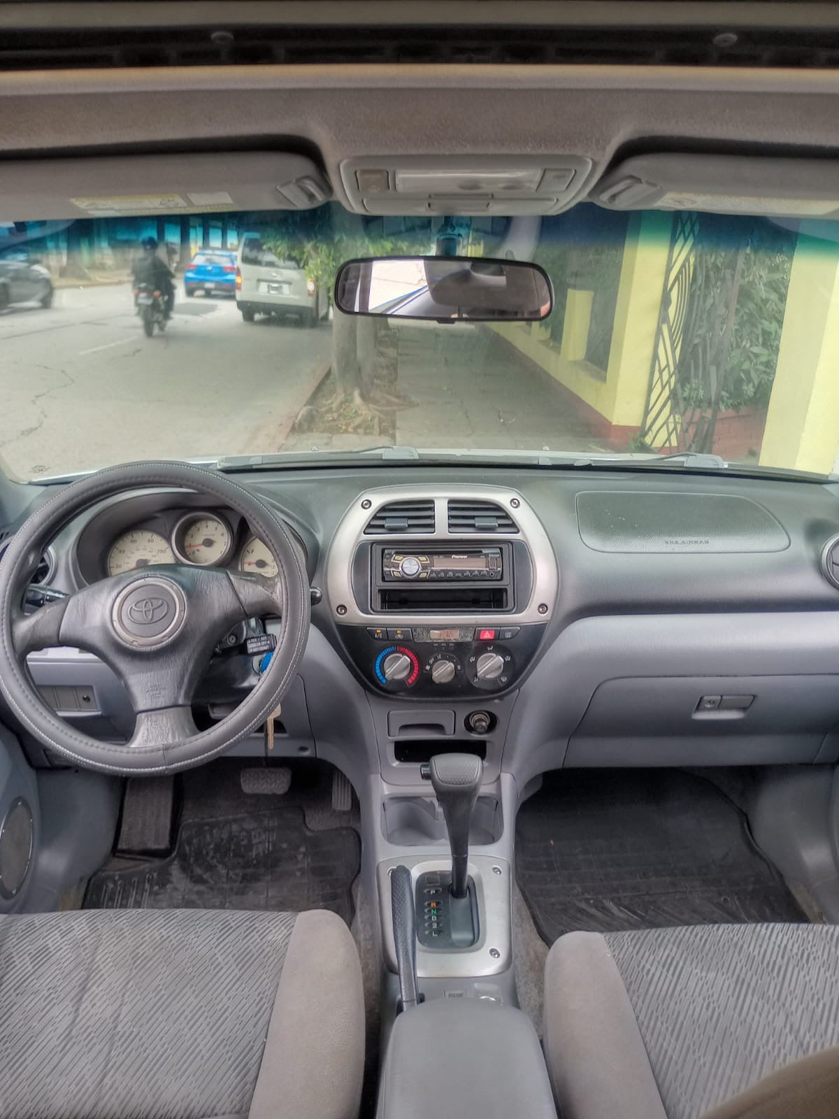 TOYOTA RAV4 4x2 2001