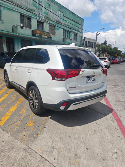 MITSUBISHI OUTLANDER 2019