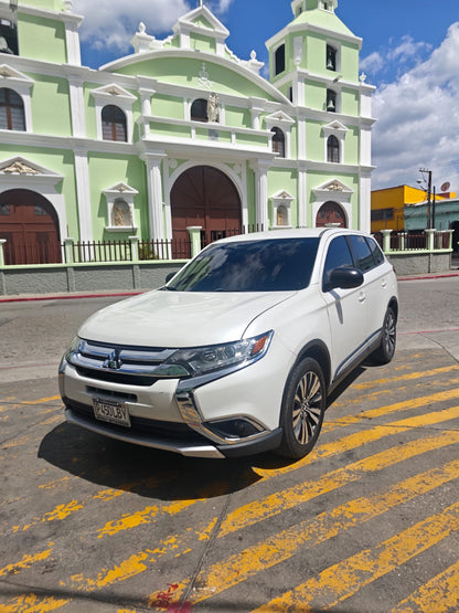 MITSUBISHI OUTLANDER 2019