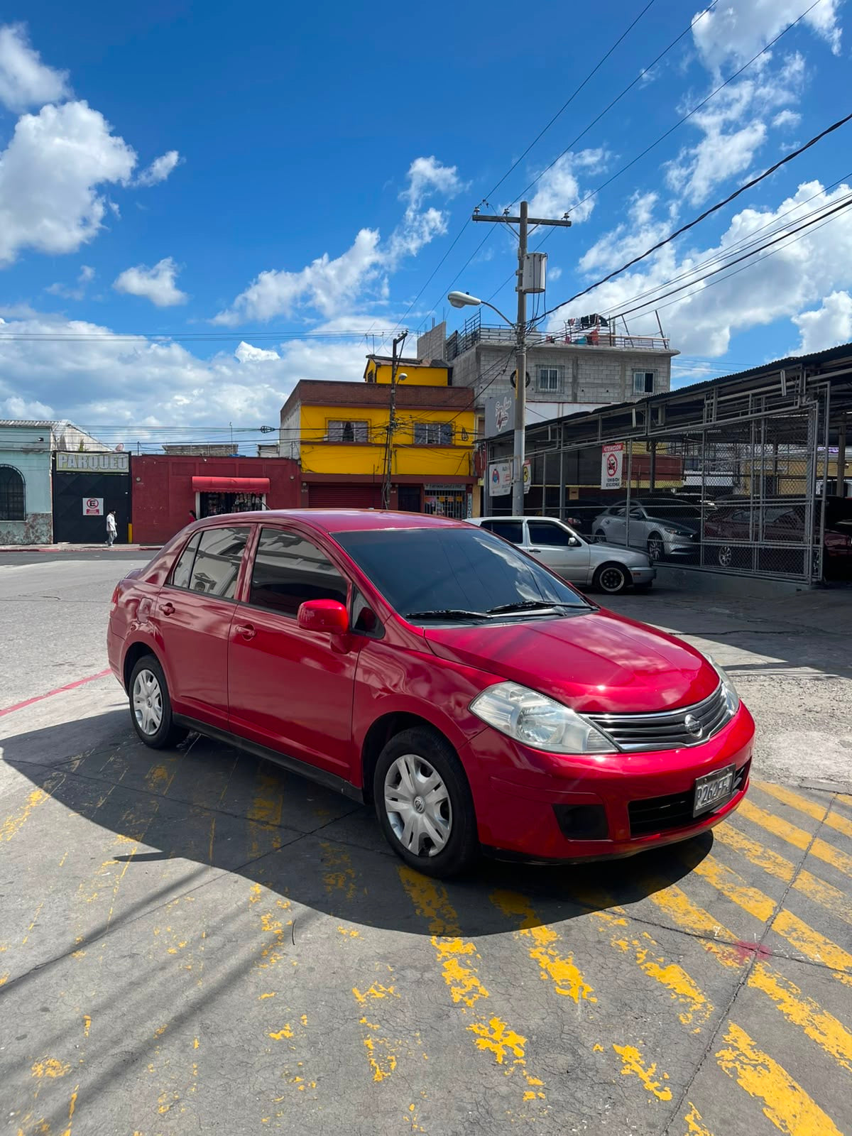 NISSAN TIIDA 2012