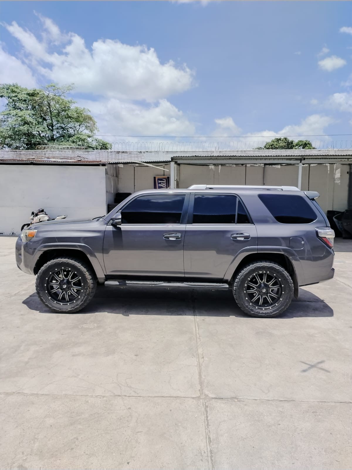 TOYOTA 4RUNNER 2018