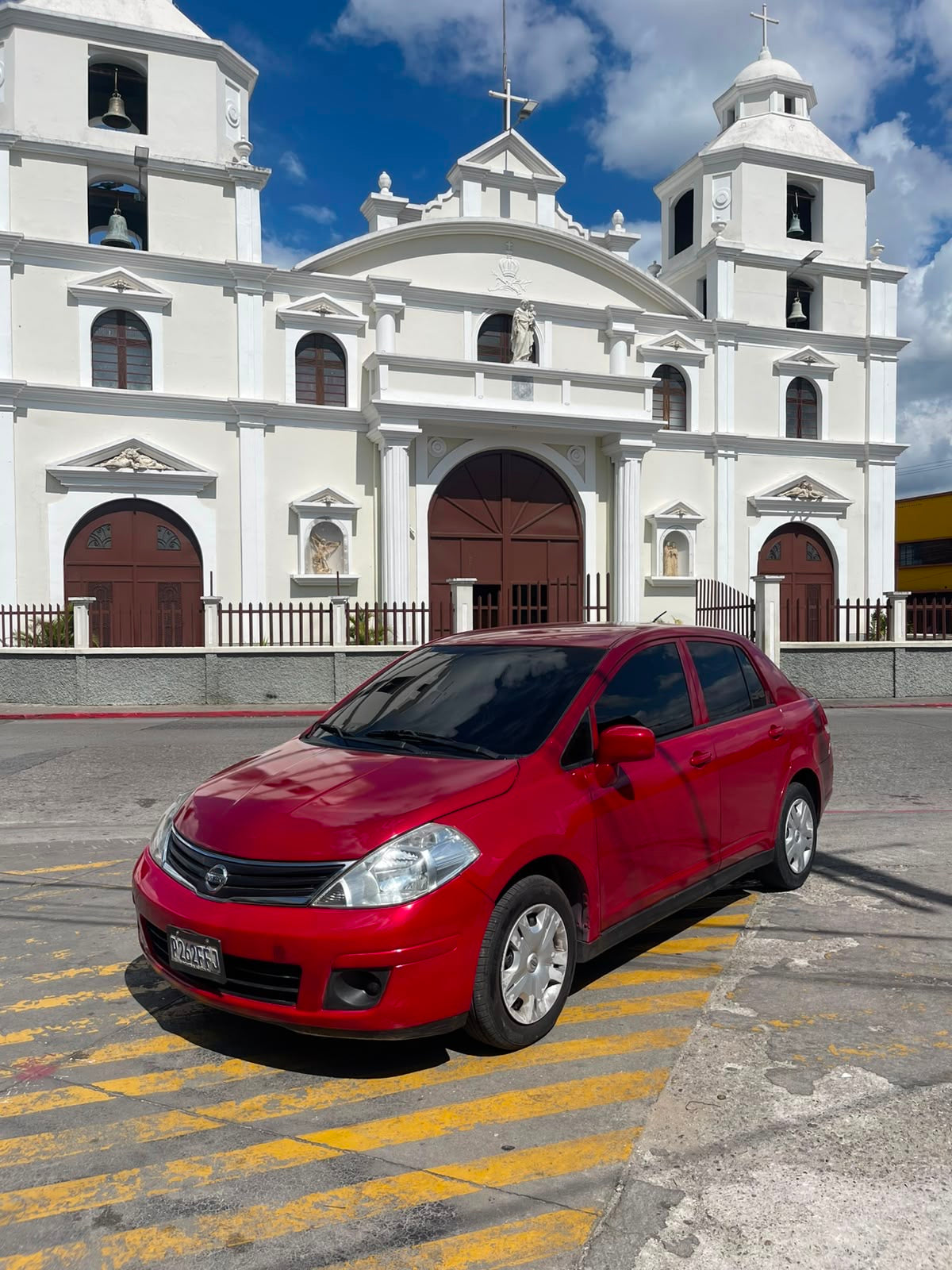 NISSAN TIIDA 2012