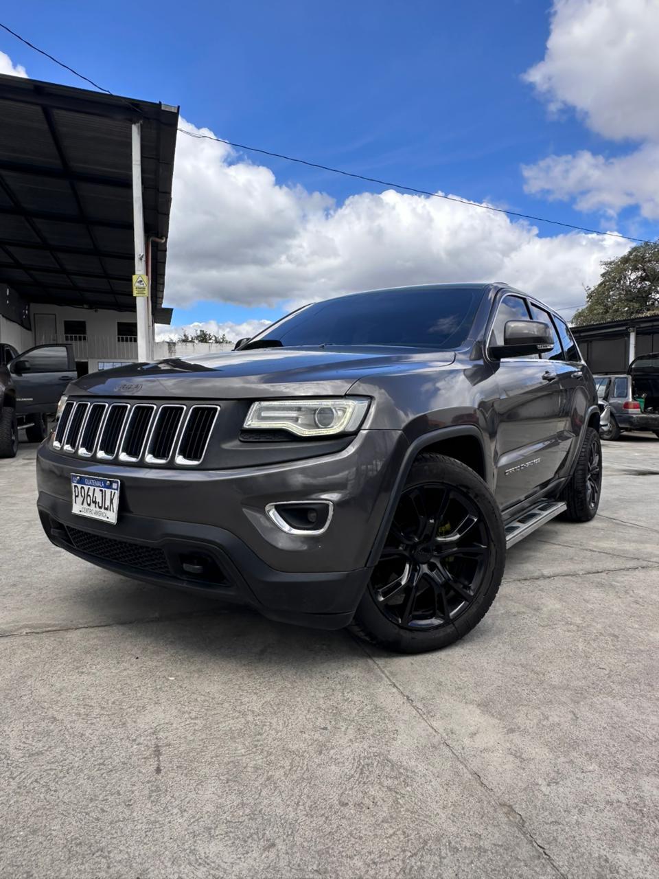 JEEP G CHEROKEE LAREDO 4X4 2014