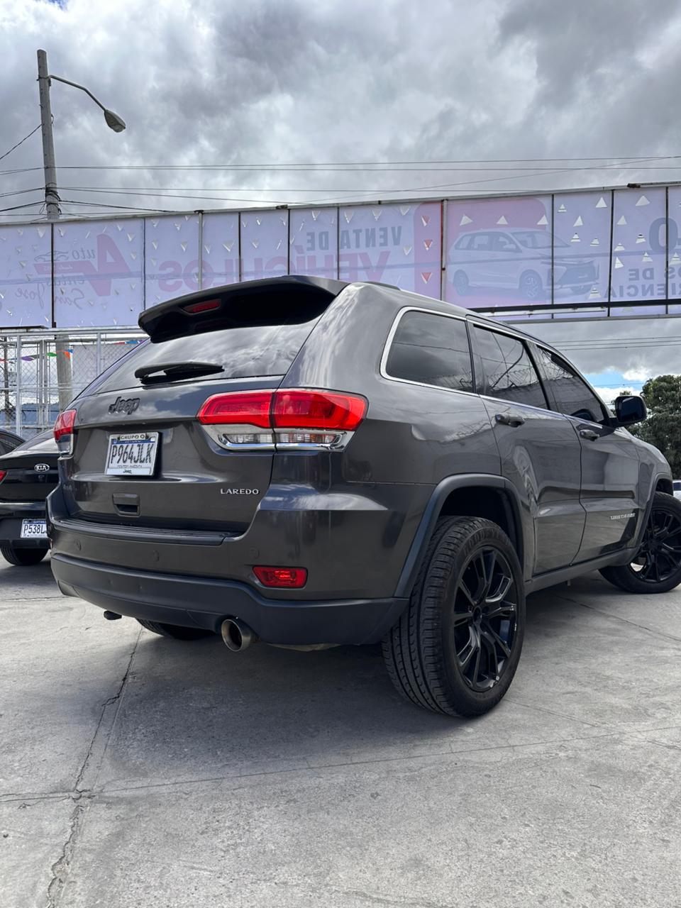 JEEP G CHEROKEE LAREDO 4X4 2014