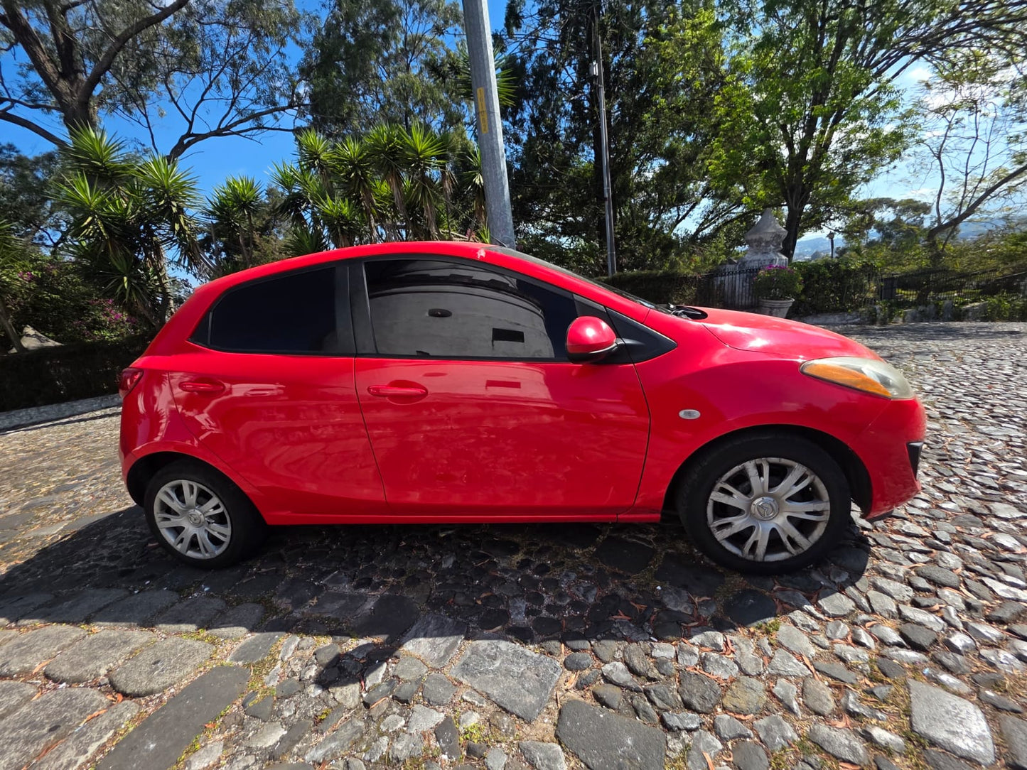 MAZDA 2 2013