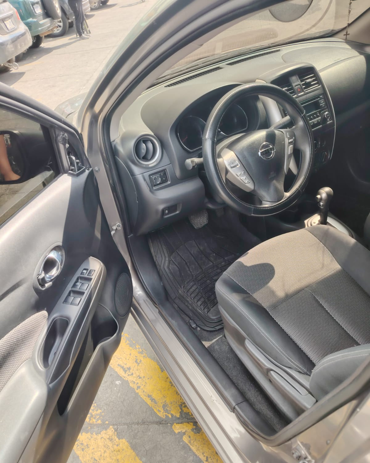 NISSAN VERSA 2016