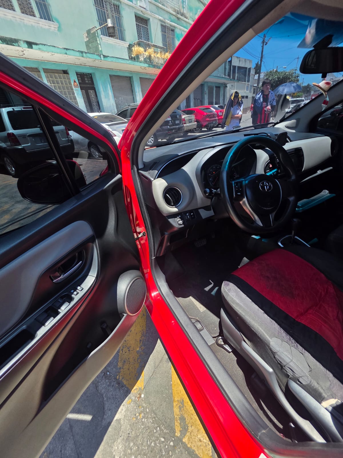 TOYOTA YARIS LE 2016