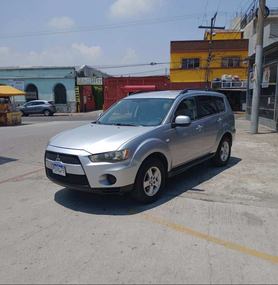 MITSUBISHI OUTLANDER ES 4WD 2010