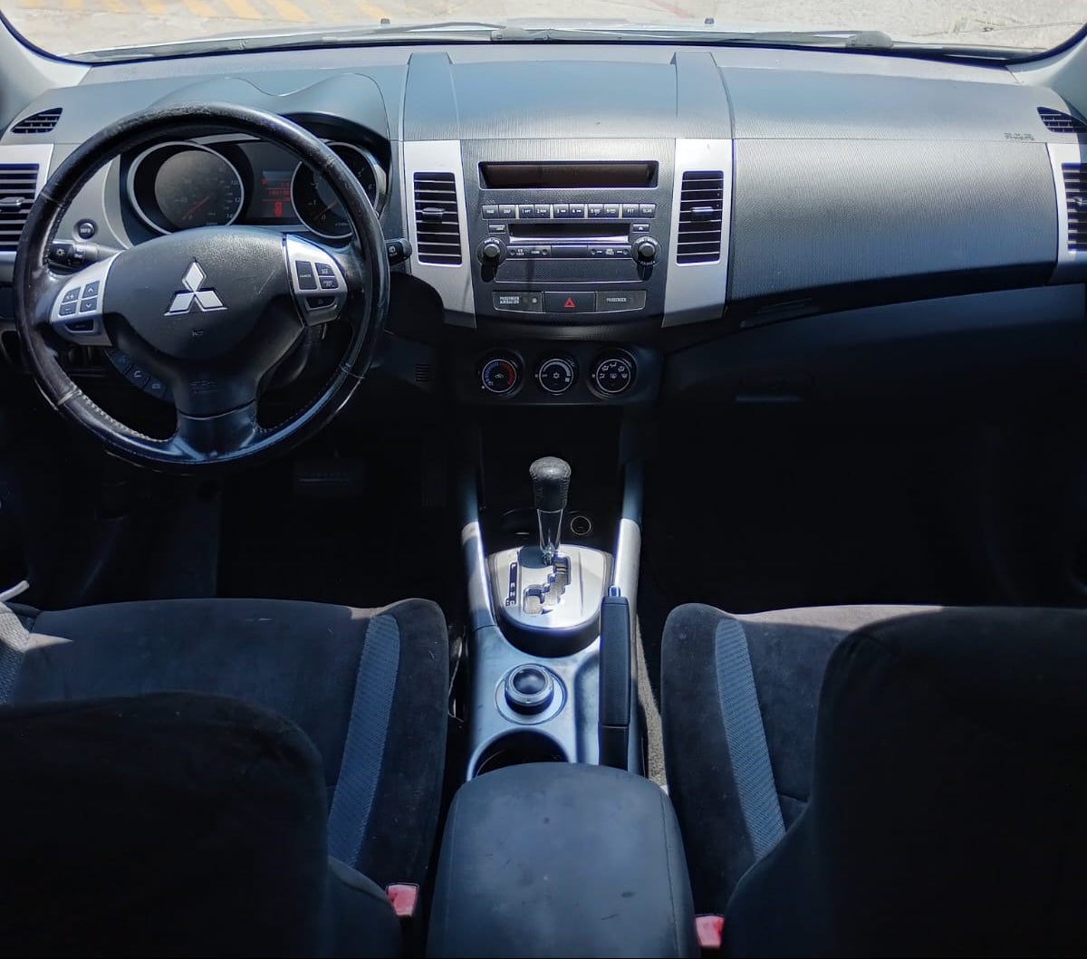 MITSUBISHI OUTLANDER ES 4WD 2010
