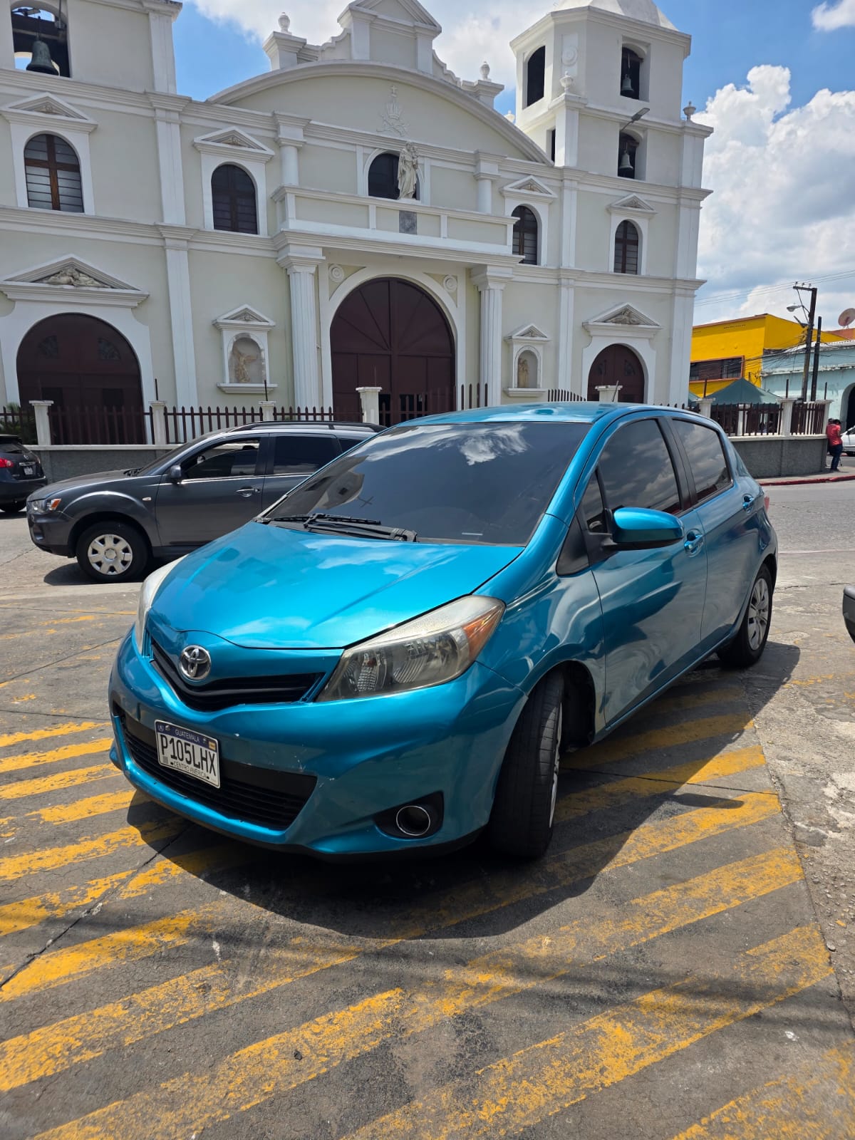 TOYOTA YARIS LE 2012