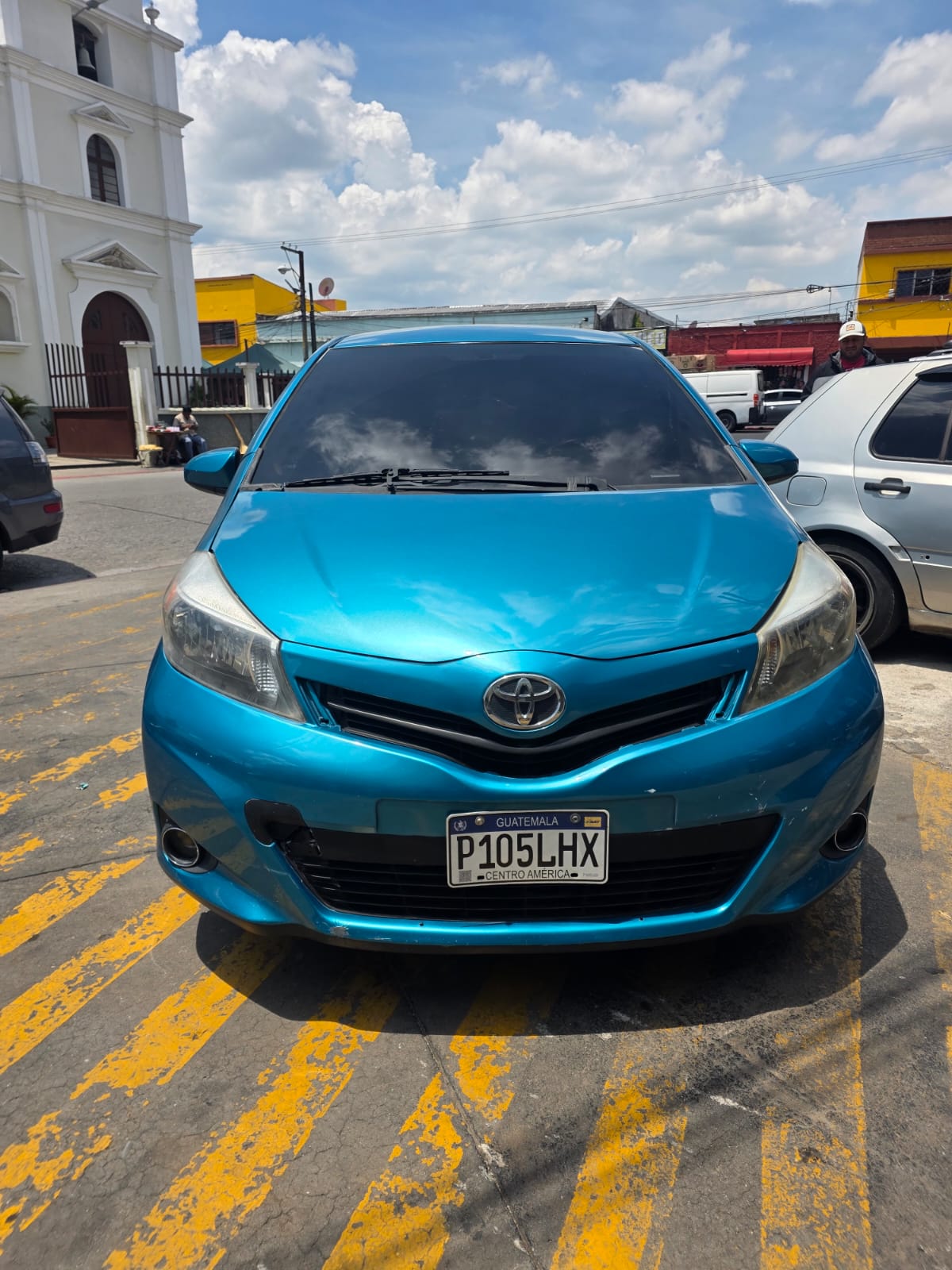 TOYOTA YARIS LE 2012