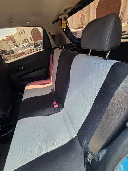 TOYOTA YARIS LE 2012