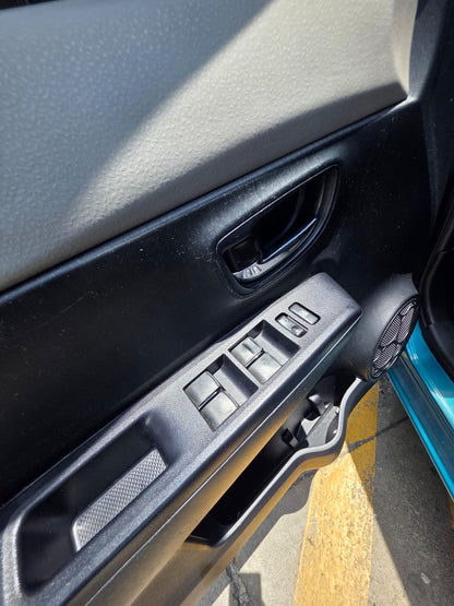 TOYOTA YARIS LE 2012