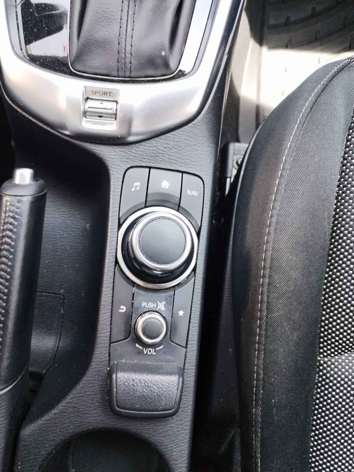 MAZDA SEDAN 2 2018