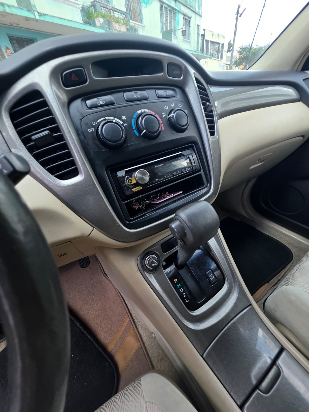 TOYOTA HIGHLANDER 2002