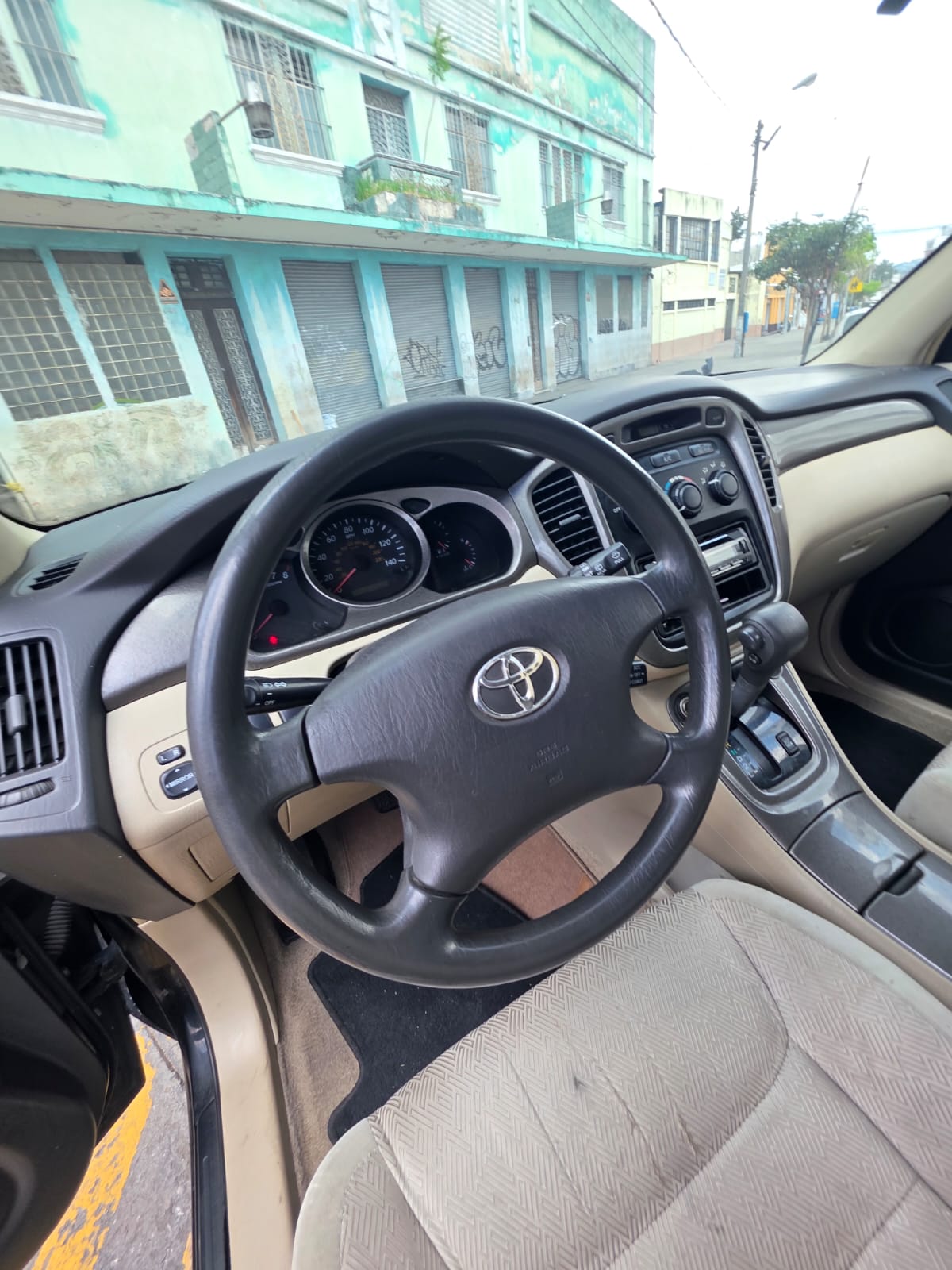 TOYOTA HIGHLANDER 2002