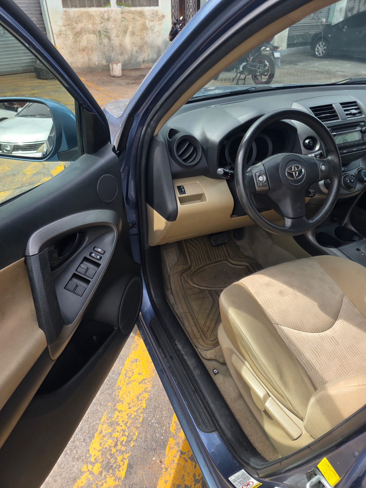 TOYOTA RAV4 4WD 2012