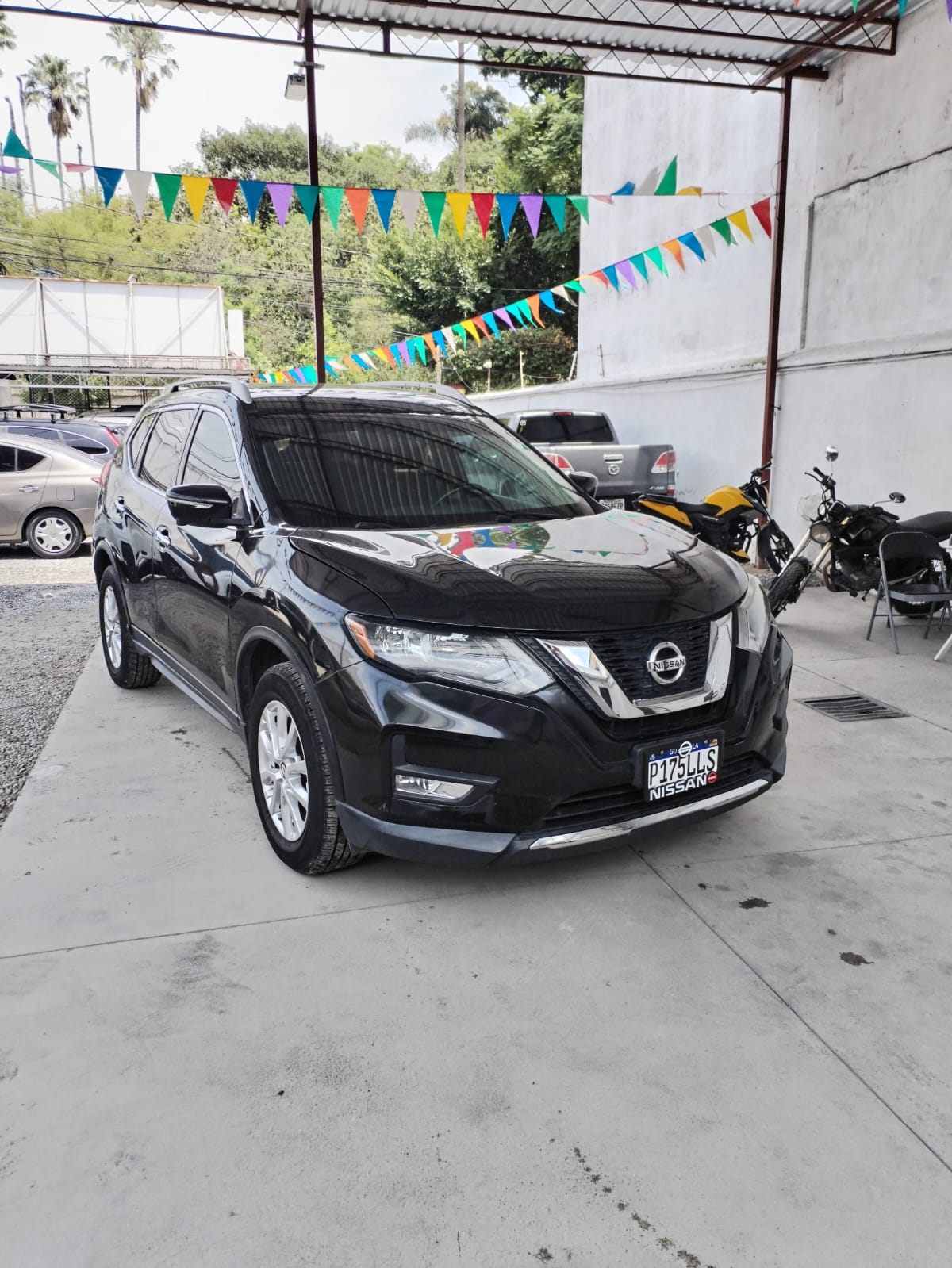 NISSAN ROGUE SV AWD 2017
