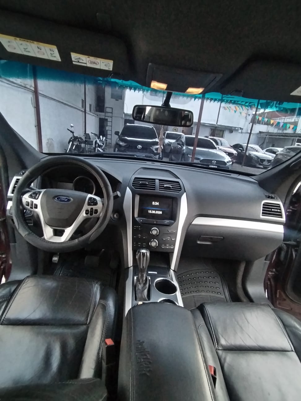 FORD EXPLORER XLT 2011