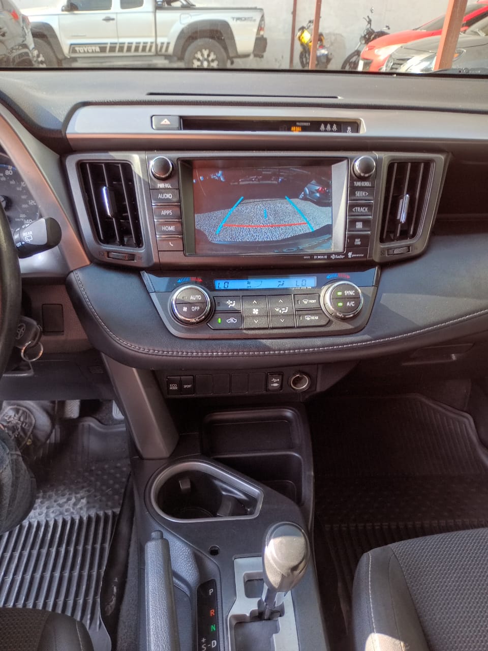 TOYOTA RAV4 XLE 2017