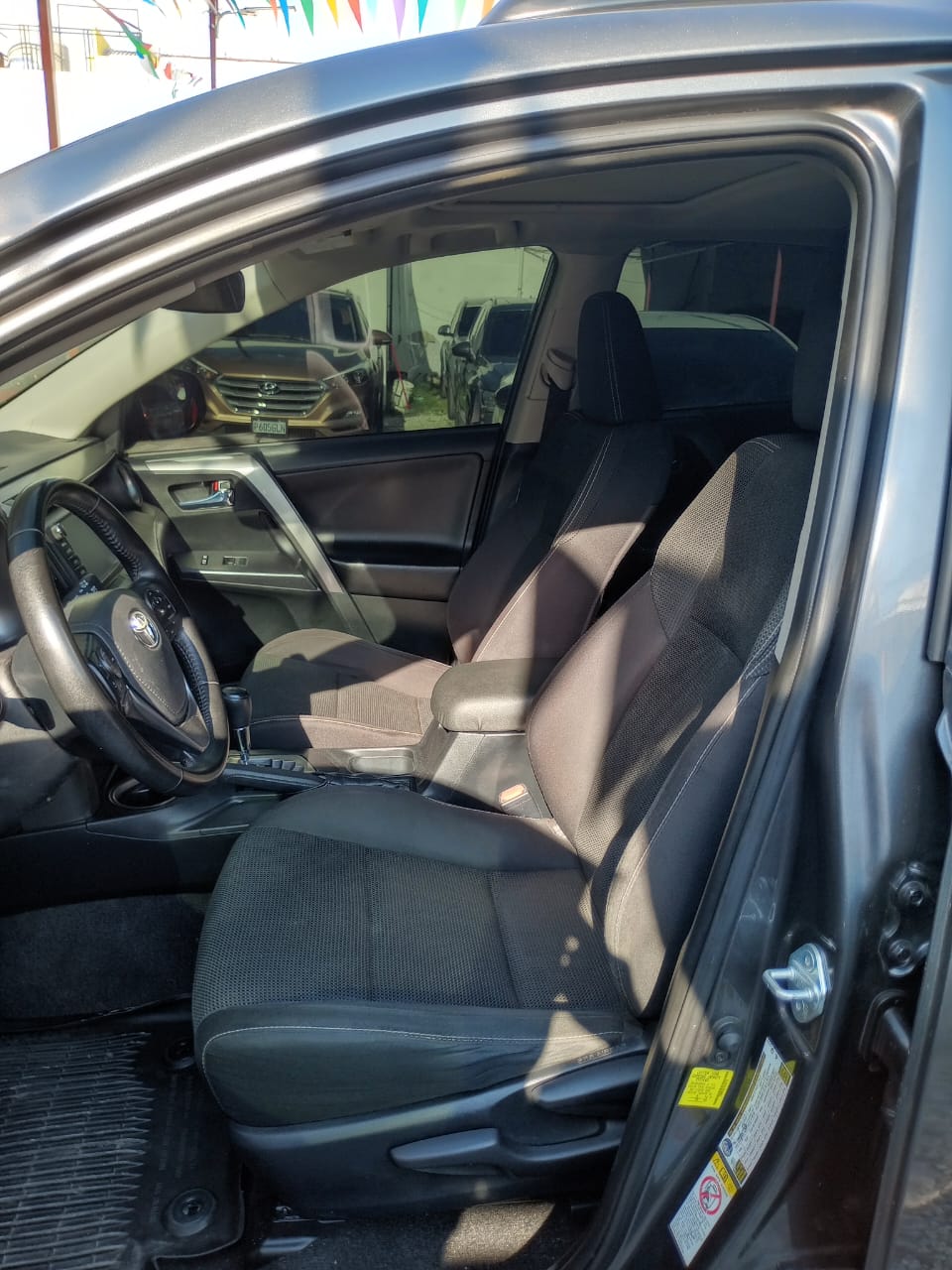 TOYOTA RAV4 XLE 2017