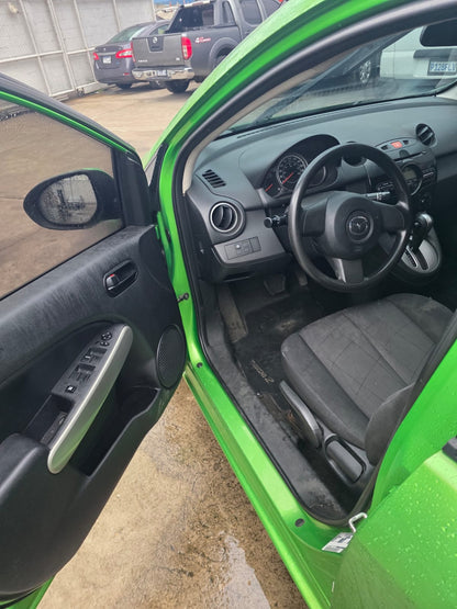 MAZDA 2 VERDE 2012