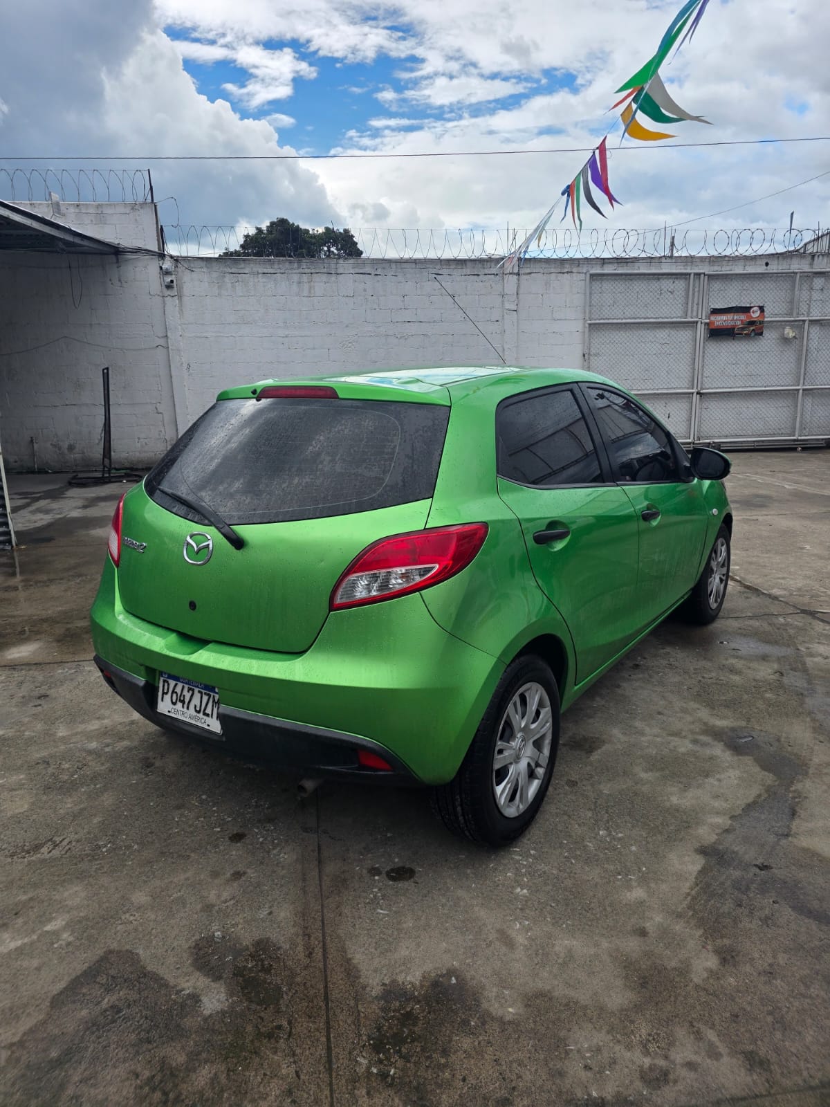 MAZDA 2 VERDE 2012