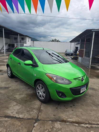 MAZDA 2 VERDE 2012