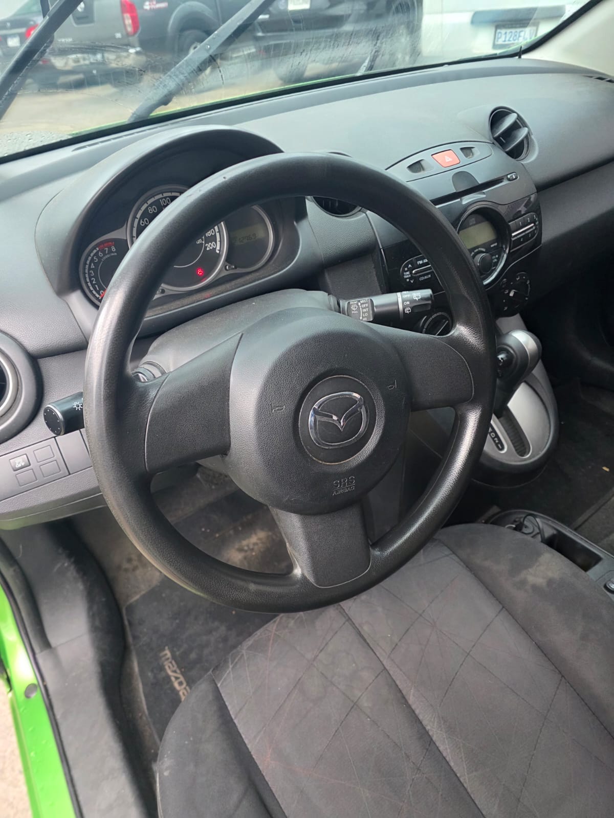 MAZDA 2 VERDE 2012