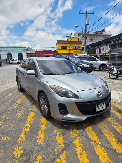 MAZDA 3 i GRAND TOURING 2012