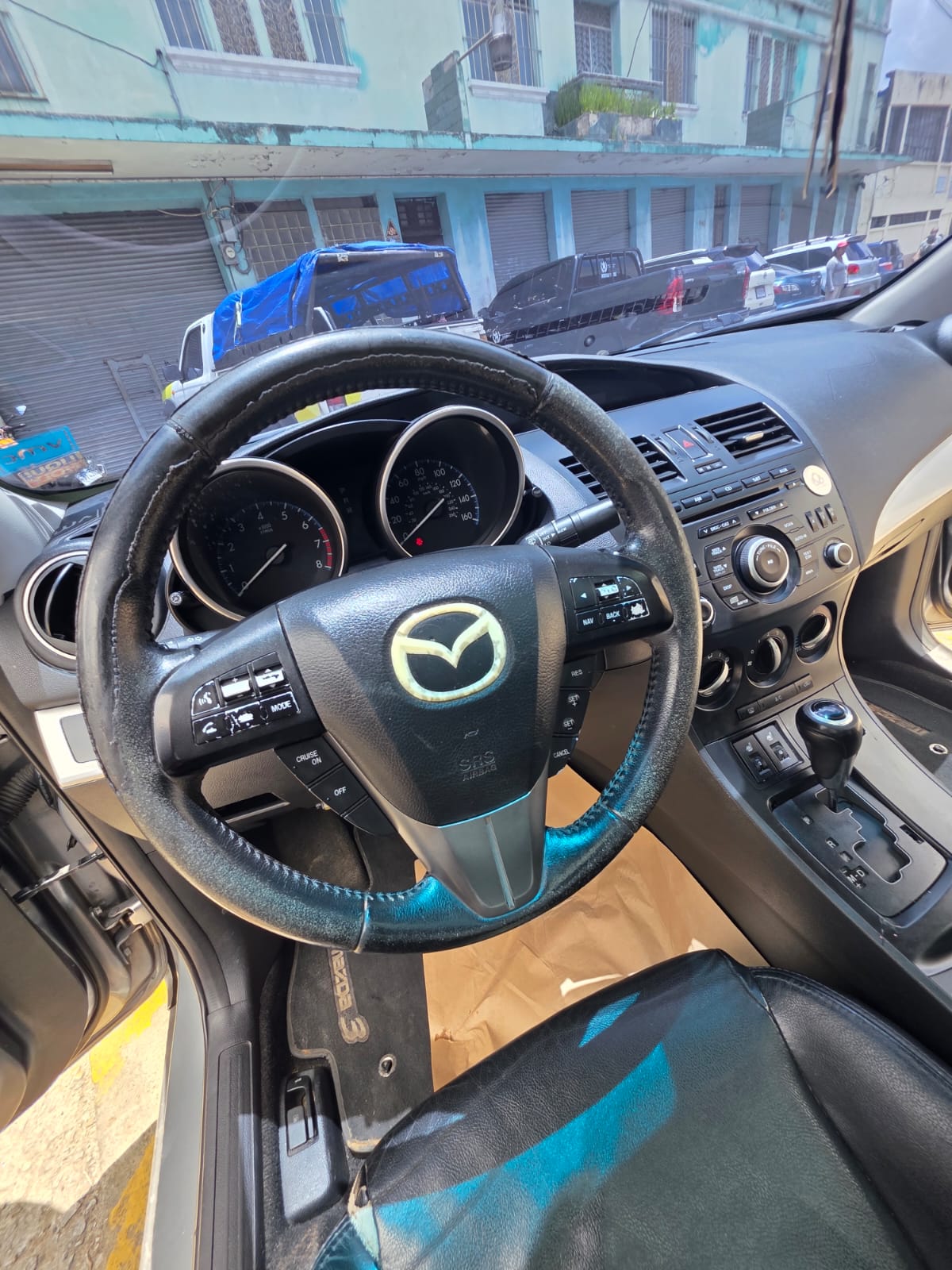 MAZDA 3 i GRAND TOURING 2012