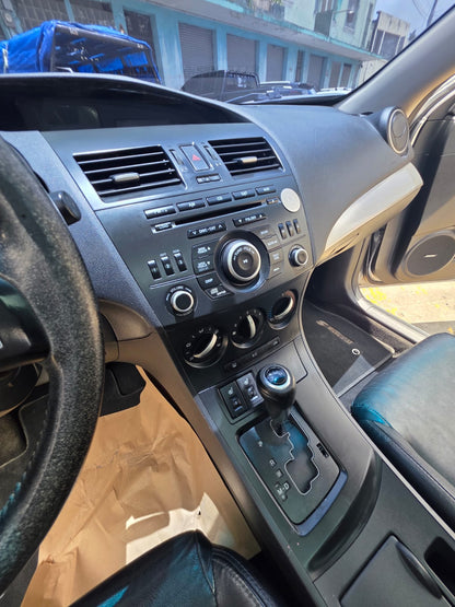 MAZDA 3 i GRAND TOURING 2012