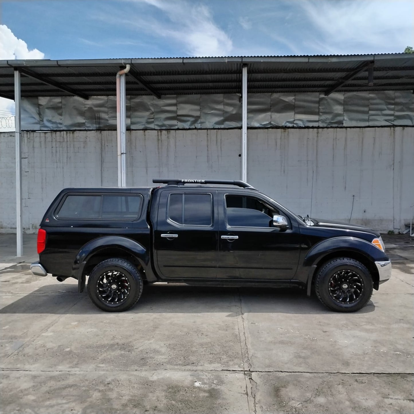 NISSAN FRONTIER LE 4WD 2006