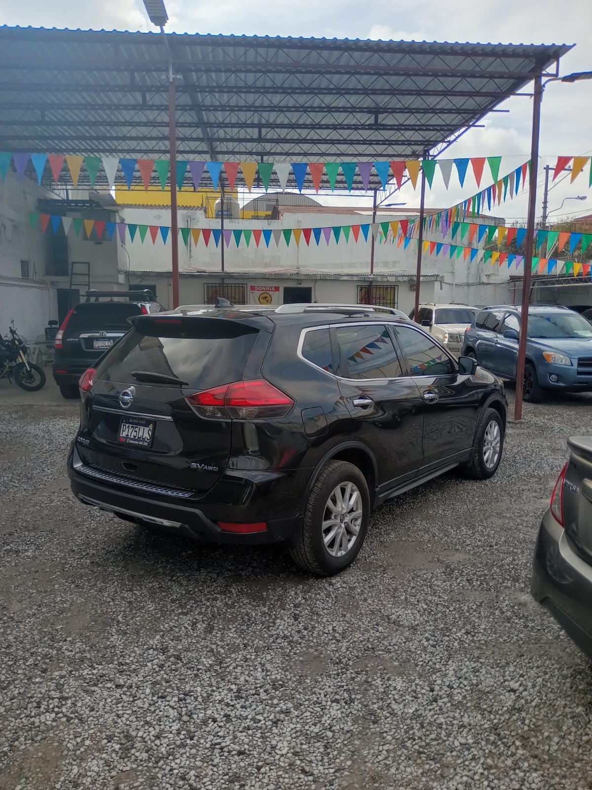 NISSAN ROGUE SV AWD 2017