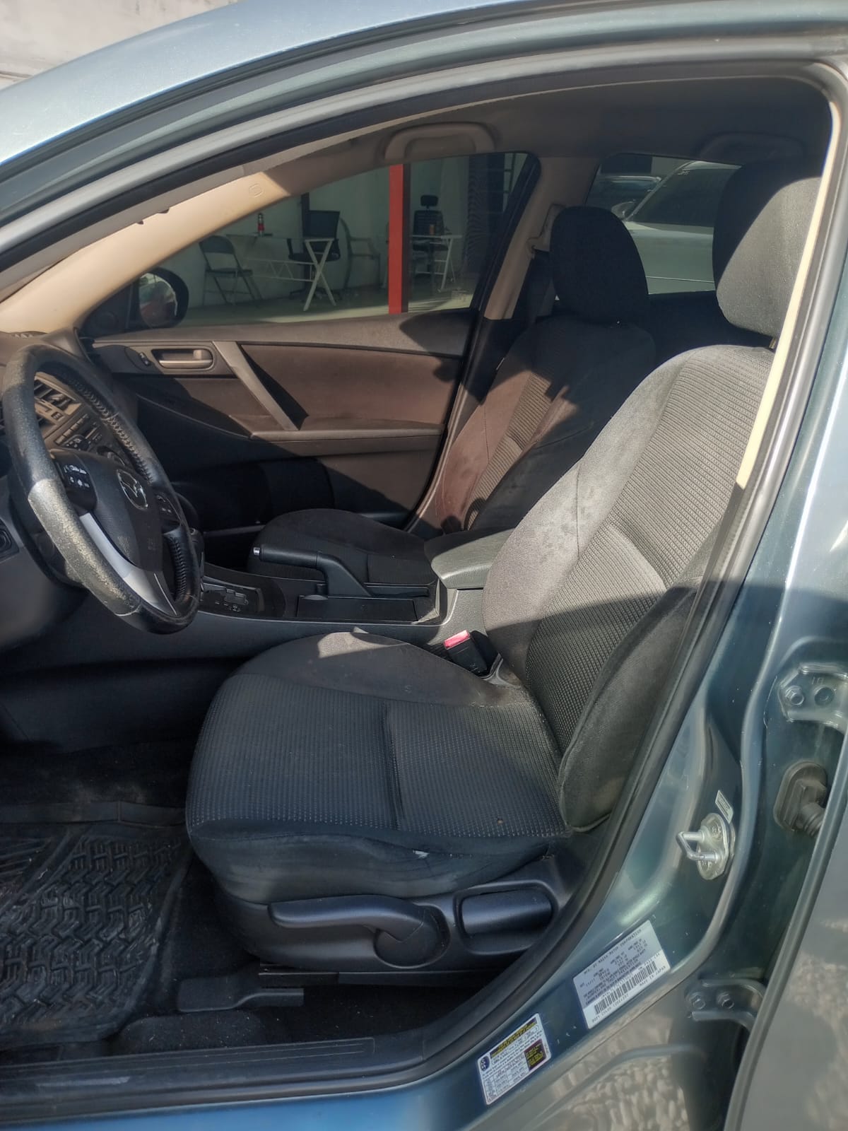 MAZDA 3 2012
