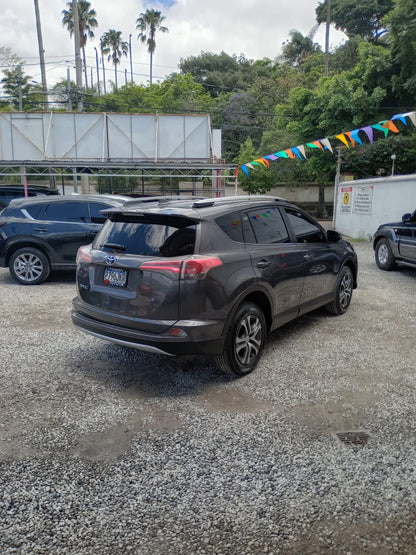 TOYOTA RAV4 LE 2017