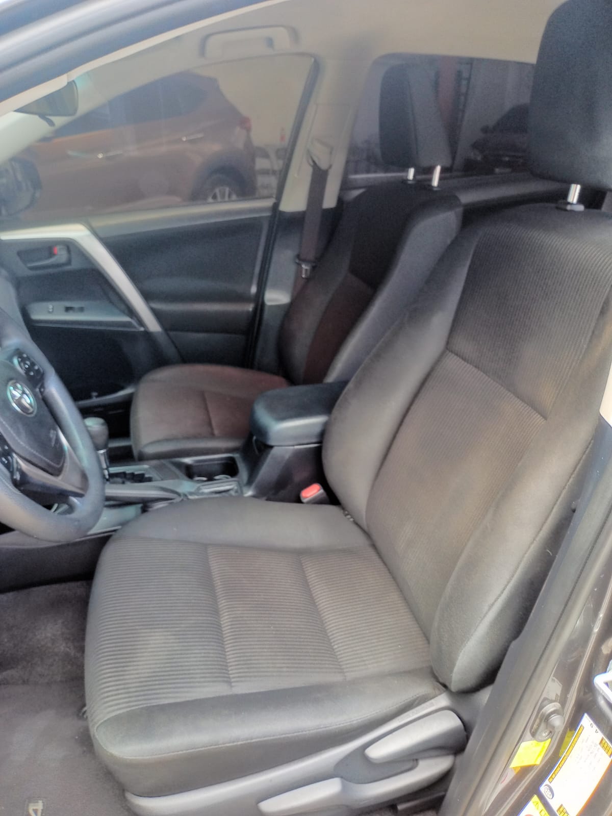 TOYOTA RAV4 LE 2017