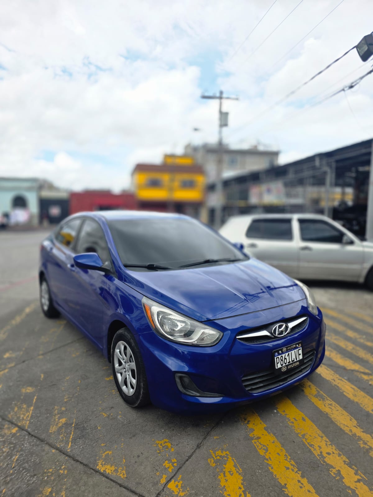 HYUNDAI ACCENT 2012